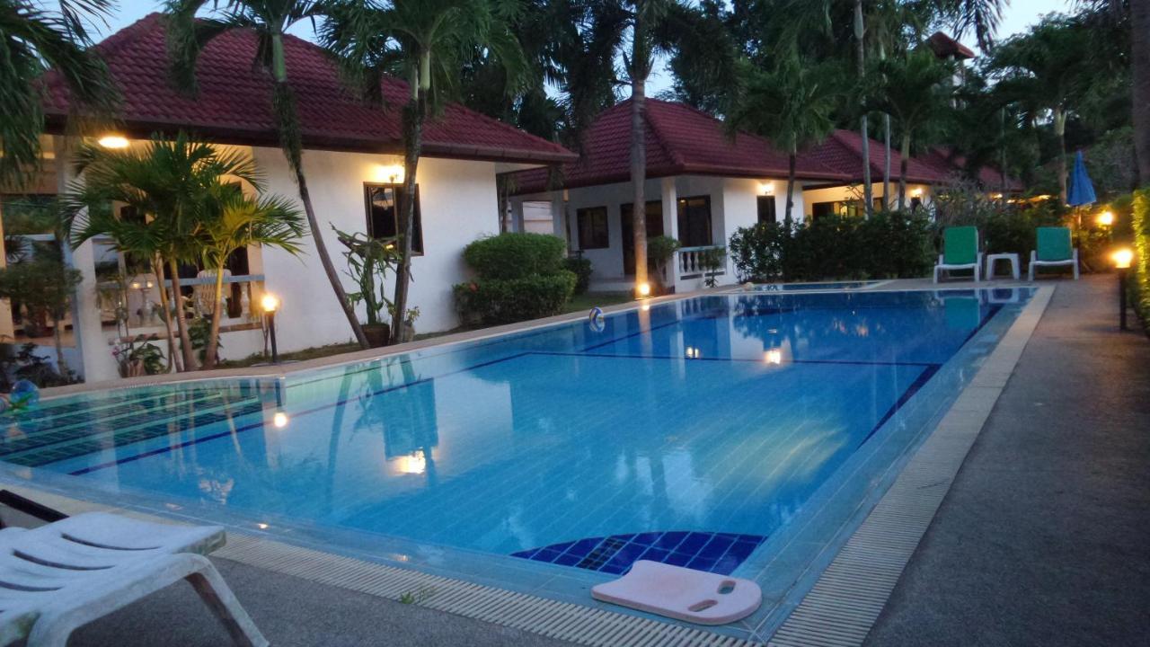 Smile House & Pool Hotel Rawai Exterior photo